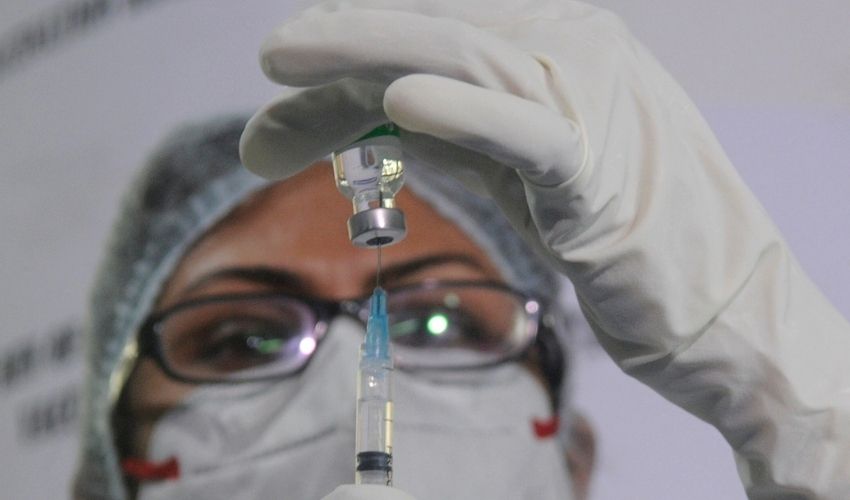 Rs.16Cr Injection: పసిబిడ్డ కోసం రూ.16 కోట్ల విలువైన ఇంజెక్షన్.. ఉచితంగా ఇచ్చిన అమెరికా కంపెనీ Rs.16Cr Injection: పసిబిడ్డ కోసం రూ.16 కోట్ల విలువైన ఇంజెక్షన్.. ఉచితంగా ఇచ్చిన అమెరికా కంపెనీ