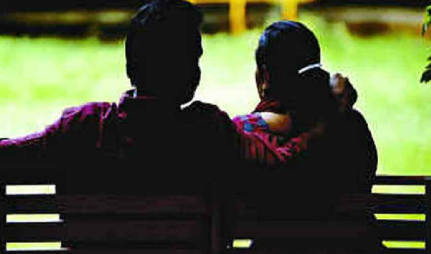 Extra Marital Affair : తల్లి మరోక వ్యక్తితో సన్నిహితంగా ఉంటోందని…… Extra Marital Affair : తల్లి మరోక వ్యక్తితో సన్నిహితంగా ఉంటోందని……