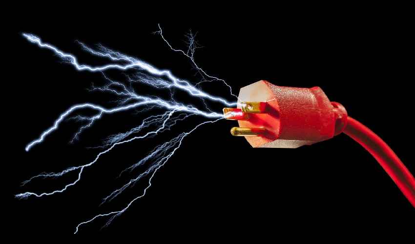 Woman Gives Electric Shocks To Husband
