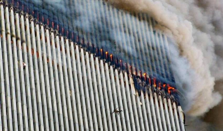 21 Photos That Depict The Horror Of 9 11 Attacks (16)