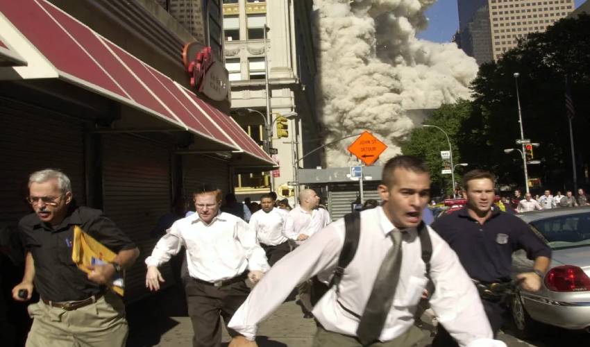 21 Photos That Depict The Horror Of 9 11 Attacks (22)