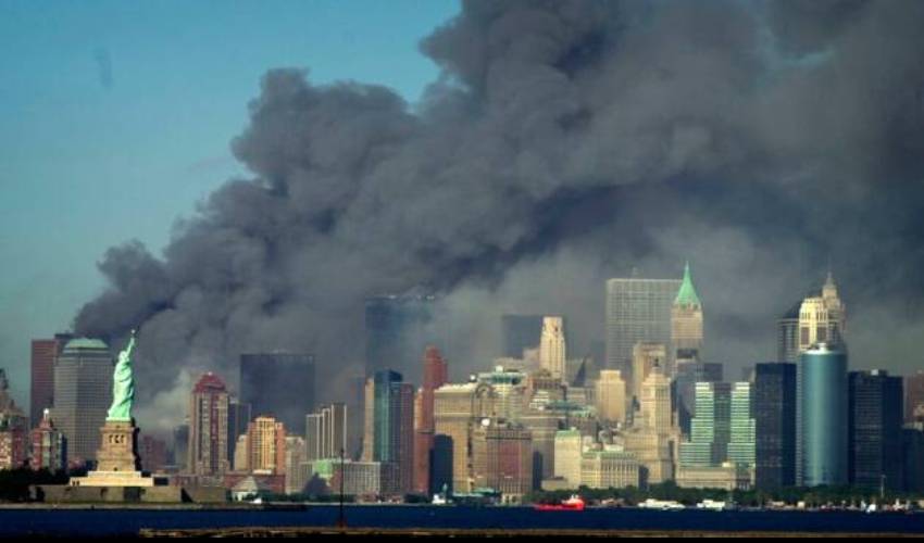 21 Photos That Depict The Horror Of 9 11 Attacks