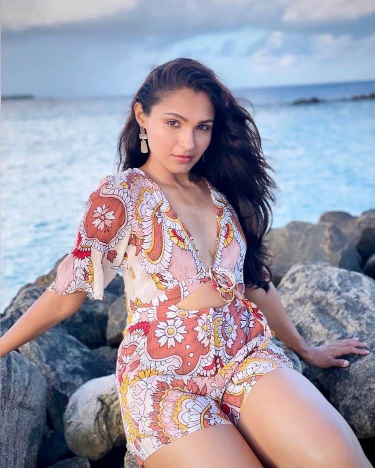 Andrea Jeremiah5 (1)