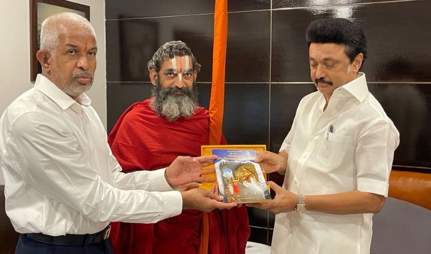 Chinnajeeyar Swamy: తమిళనాడు సీఎం స్టాలిన్ను కలిసిన చిన జీయర్స్వామి Chinnajeeyar Swamy: తమిళనాడు సీఎం స్టాలిన్ను కలిసిన చిన జీయర్స్వామి