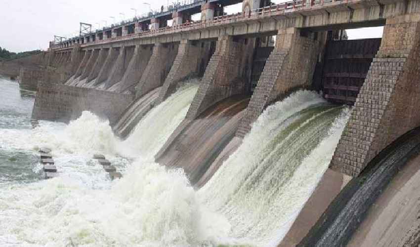 Moosi Project Flood : మూసీలోకి భారీగా వరదనీరు… 8 గేట్లు ఎత్తివేత Moosi Project Flood : మూసీలోకి భారీగా వరదనీరు… 8 గేట్లు ఎత్తివేత
