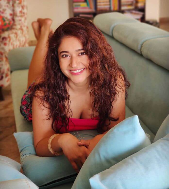 Poonam Bajwa25