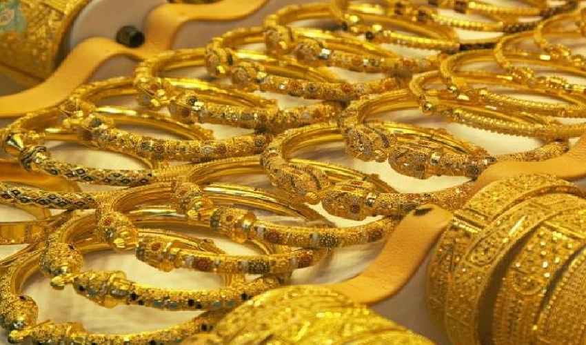 School Girl Steals Gold : ఇంట్లోంచి 750 గ్రాముల బంగారాన్ని దొంగిలించిన పదో తరగతి బాలిక School Girl Steals Gold : ఇంట్లోంచి 750 గ్రాముల బంగారాన్ని దొంగిలించిన పదో తరగతి బాలిక