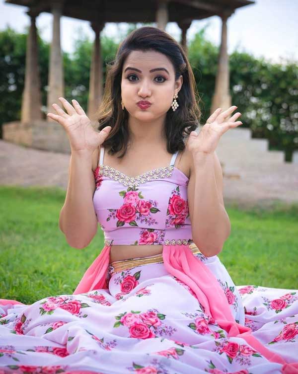 Siri Hanmanth8