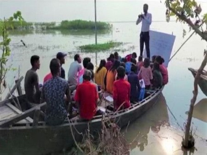 Boats Bihar Floods