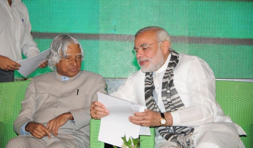 APJ Abdul Kalam : మిసైల్ మ్యాన్ కు మోదీ నివాళి APJ Abdul Kalam : మిసైల్ మ్యాన్ కు మోదీ నివాళి