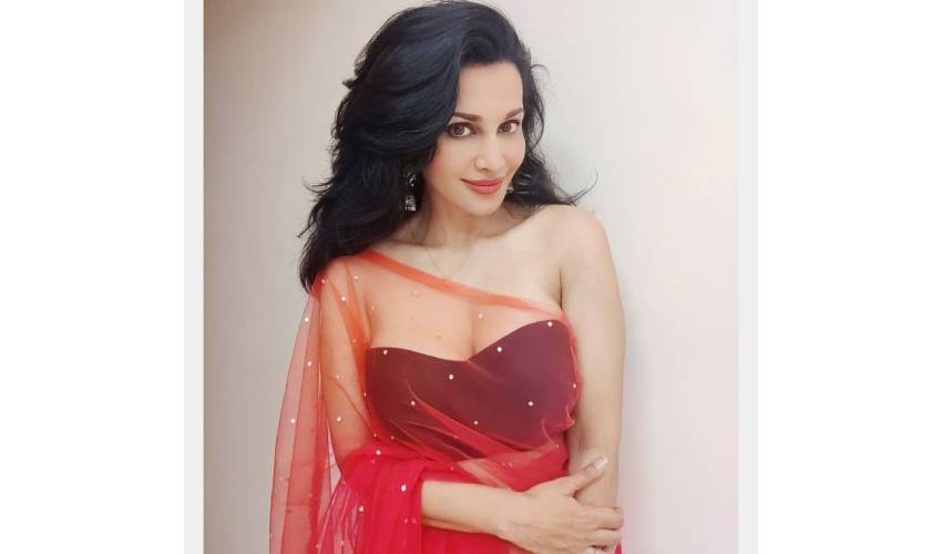 Pc Flora Saini 10