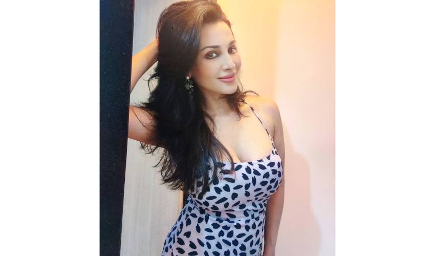 Pc Flora Saini 14
