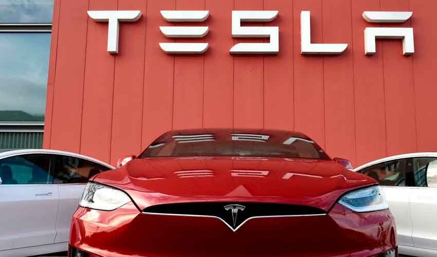 Tesla : కొత్త దాని జోలికెళ్లొద్దు.. వాహనదారులకు టెస్లా విన్నపం Tesla : కొత్త దాని జోలికెళ్లొద్దు.. వాహనదారులకు టెస్లా విన్నపం