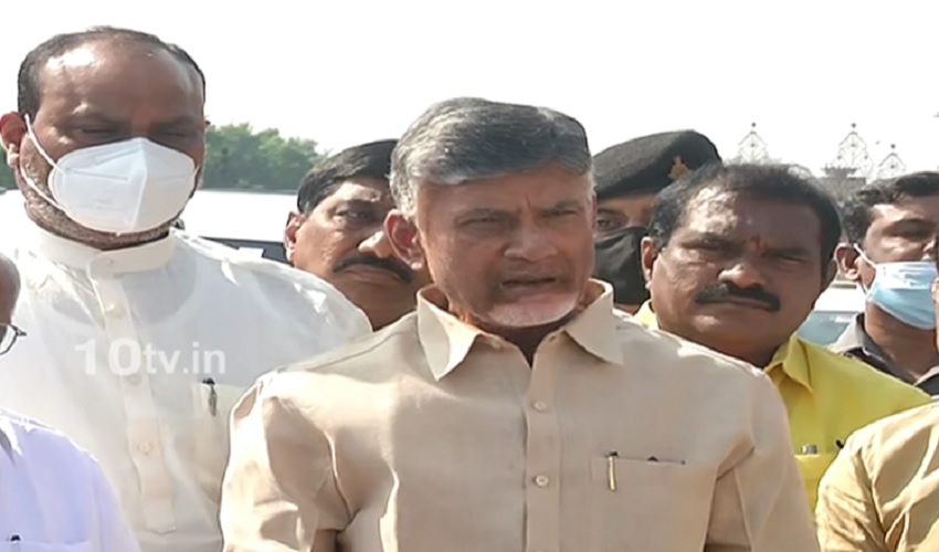 Chandrababu delhi tour: వైసీపీపై రాష్ట్రపతికి ఫిర్యాదు చేశాం.. రెండున్నరేళ్ల పాలనపై పుస్తకం రూపొందించాం..! Chandrababu delhi tour: వైసీపీపై రాష్ట్రపతికి ఫిర్యాదు చేశాం.. రెండున్నరేళ్ల పాలనపై పుస్తకం రూపొందించాం..!