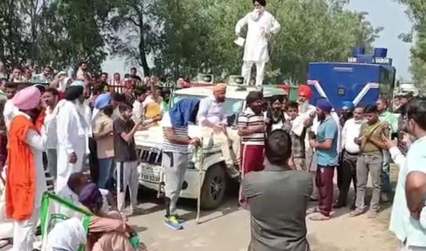 Haryana : రైతులపైకి దూసుకెళ్లిన బీజేపీ ఎంపీ కారు..ఒకరికి గాయాలు Haryana : రైతులపైకి దూసుకెళ్లిన బీజేపీ ఎంపీ కారు..ఒకరికి గాయాలు