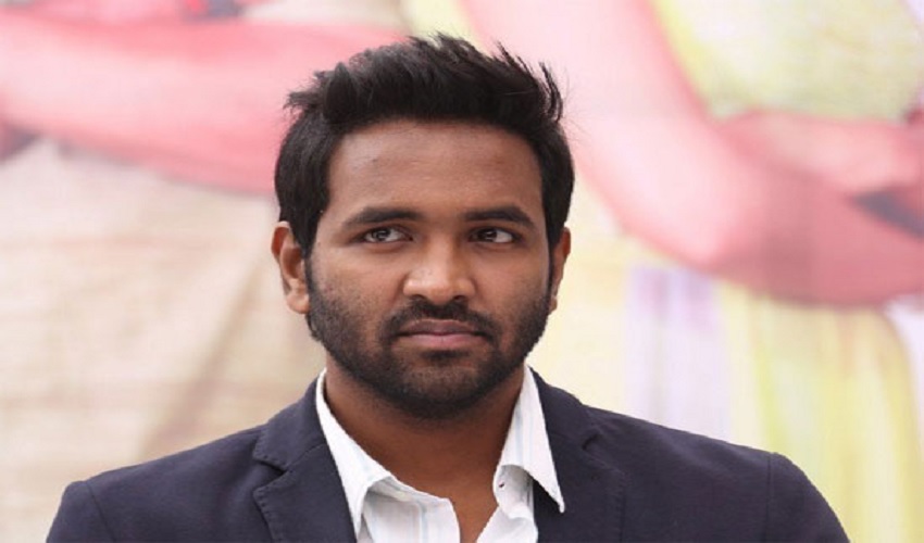 Manchu Vishnu: విజయవాడకు మంచు విష్ణు.. కాసేపట్లో సీఎం జగన్తో భేటీ..! Manchu Vishnu: విజయవాడకు మంచు విష్ణు.. కాసేపట్లో సీఎం జగన్తో భేటీ..!