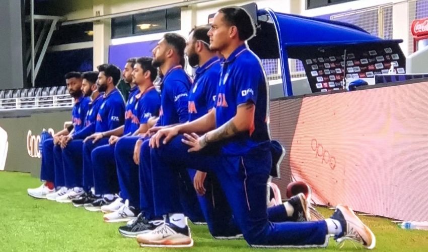 T20 World Cup 2021: మోకాళ్లపై కూర్చొని నివాళి అర్పించిన టీమిండియా T20 World Cup 2021: మోకాళ్లపై కూర్చొని నివాళి అర్పించిన టీమిండియా