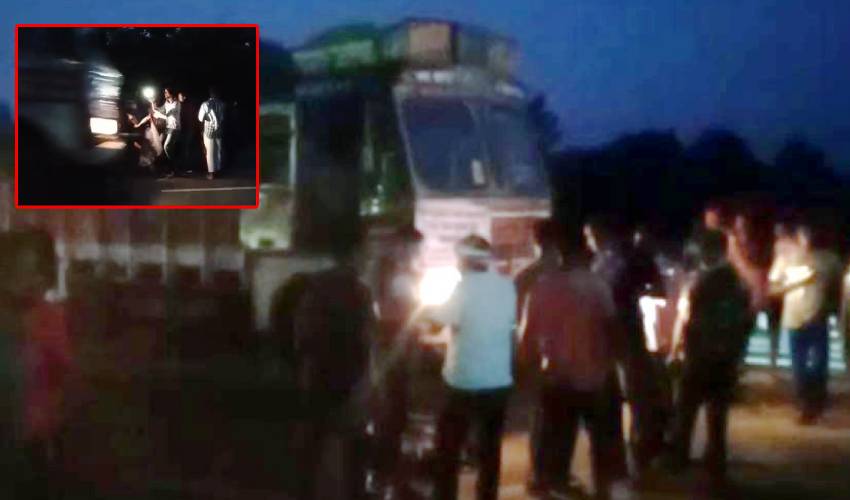 Accident : పెళ్లి బృందంపైకి దూసుకొచ్చిన లారీ.. వరుడి తండ్రితో సహా ముగ్గురు మృతి Accident : పెళ్లి బృందంపైకి దూసుకొచ్చిన లారీ.. వరుడి తండ్రితో సహా ముగ్గురు మృతి