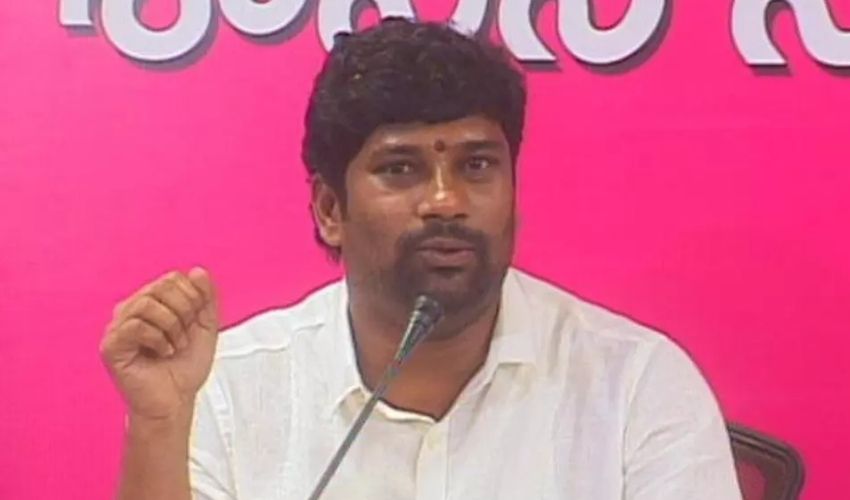 Balka Suman: కాంగ్రెస్ని తాకట్టుబెట్టి బీజేపీని గెలిపించారు.. RRRకు కొత్త నిర్వచనం Balka Suman: కాంగ్రెస్ని తాకట్టుబెట్టి బీజేపీని గెలిపించారు.. RRRకు కొత్త నిర్వచనం