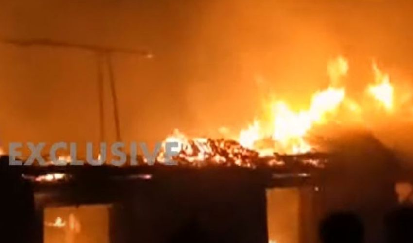 Fire Broke Out : విజయనగరం జిల్లాలో భారీ అగ్నిప్రమాదం..30 ఇళ్లు దగ్ధం Fire Broke Out : విజయనగరం జిల్లాలో భారీ అగ్నిప్రమాదం..30 ఇళ్లు దగ్ధం