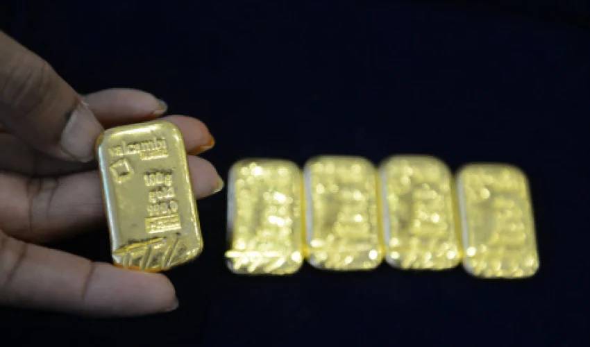 Gold Smuggling : హౌరా ఎక్స్ప్రెస్లో భారీగా బంగారం పట్టివేత.. Gold Smuggling : హౌరా ఎక్స్ప్రెస్లో భారీగా బంగారం పట్టివేత..