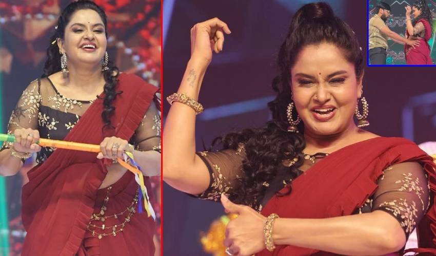 Pragathi Dance : మెగాస్టార్ సాంగ్కి ప్రగతి మాస్ మూమెంట్స్ మాములుగా లేవుగా!.. Pragathi Dance : మెగాస్టార్ సాంగ్కి ప్రగతి మాస్ మూమెంట్స్ మాములుగా లేవుగా!..