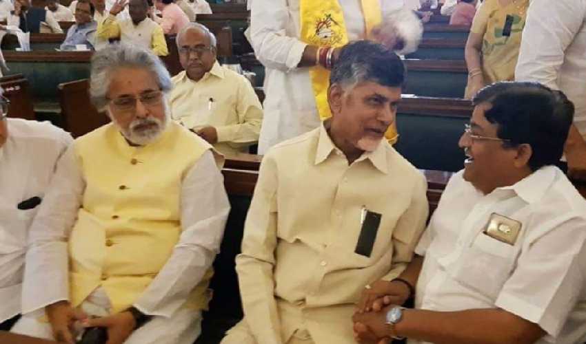 AIADMK Leader Maitreyan : చంద్రబాబుకు అన్నాడీఎంకే నేత మైత్రేయన్ ఫోన్ AIADMK Leader Maitreyan : చంద్రబాబుకు అన్నాడీఎంకే నేత మైత్రేయన్ ఫోన్