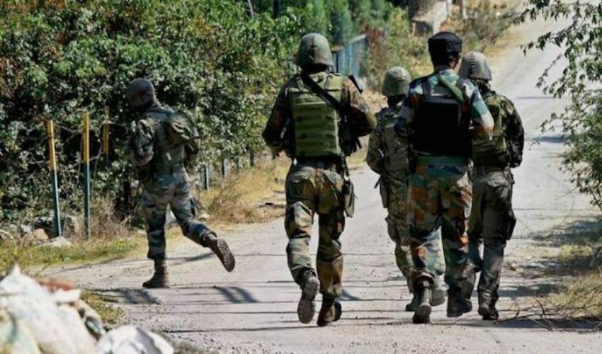 Militant Attack : ఉత్తర కశ్మీర్లో ఉగ్రదాడి : ఇద్దరు పోలీసులకు తీవ్ర గాయాలు Militant Attack : ఉత్తర కశ్మీర్లో ఉగ్రదాడి : ఇద్దరు పోలీసులకు తీవ్ర గాయాలు