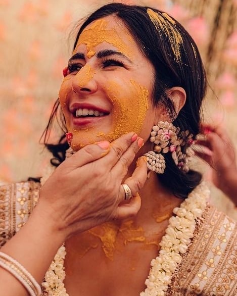 Vikki Katrina haldi ceremony pics @katrinakaif Instagram 