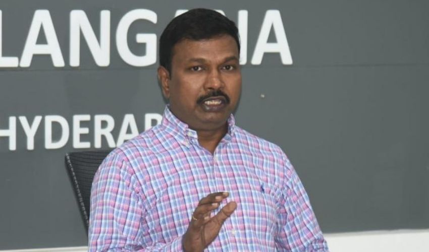 DH Srinivas: ఏ క్షణంలోనైనా భారత్లోకి ఒమిక్రాన్ రావచ్చు.. తస్మాత్ జాగ్రత్త! DH Srinivas: ఏ క్షణంలోనైనా భారత్లోకి ఒమిక్రాన్ రావచ్చు.. తస్మాత్ జాగ్రత్త!