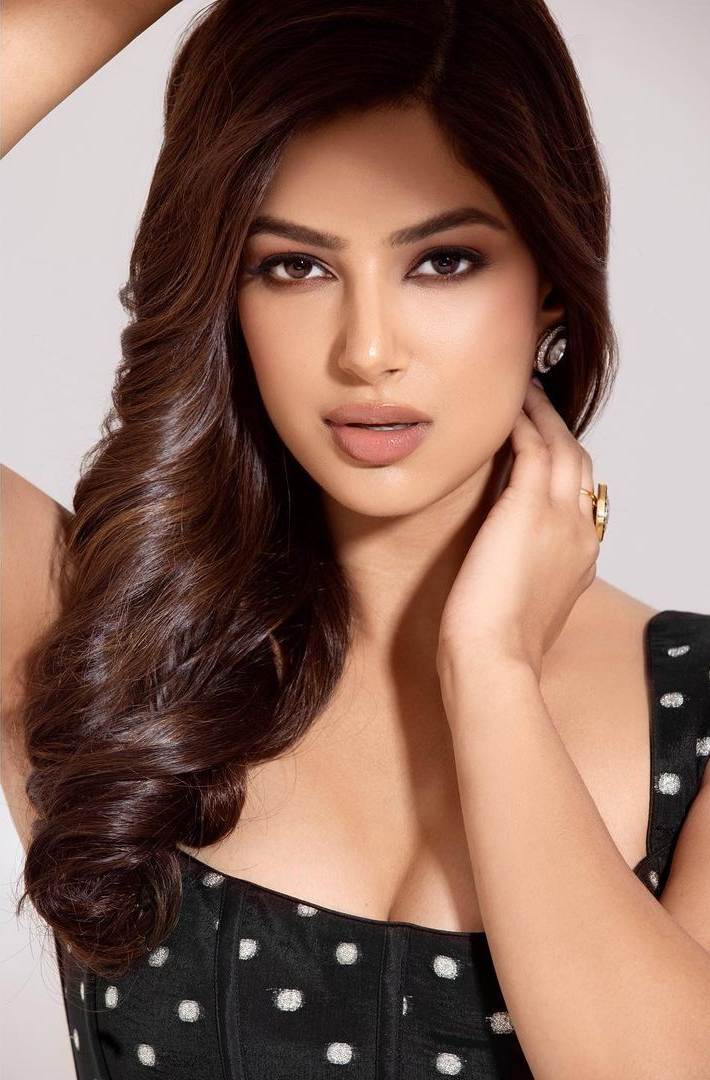 Harnaz Kaur 13