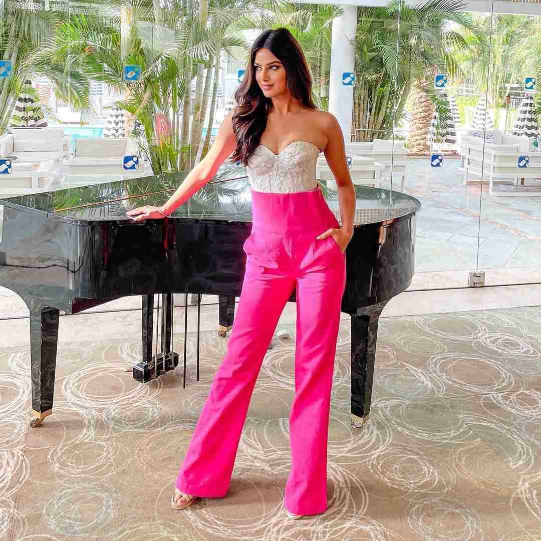 Harnaz Kaur 17