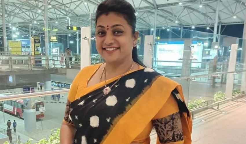 MLA Roja : ఎమ్మెల్యే రోజాకు తప్పిన ప్రమాదం MLA Roja : ఎమ్మెల్యే రోజాకు తప్పిన ప్రమాదం