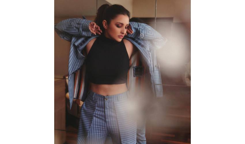 Parineeti Chopra (10)