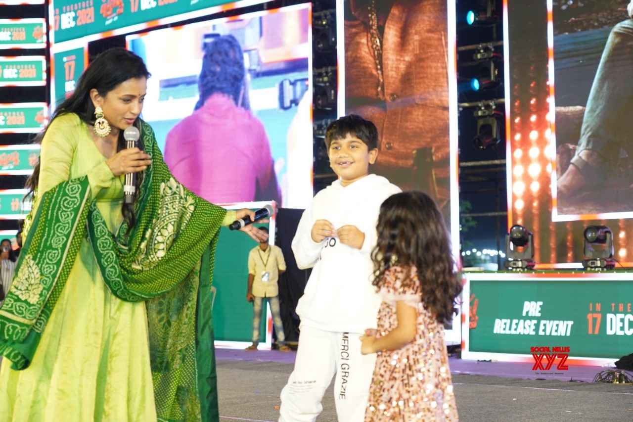 Pushpa: తగ్గేదే లే.. అంటూ అదరగొట్టిన అల్లు అర్హ, అల్లు అయాన్ Pushpa: తగ్గేదే లే.. అంటూ అదరగొట్టిన అల్లు అర్హ, అల్లు అయాన్