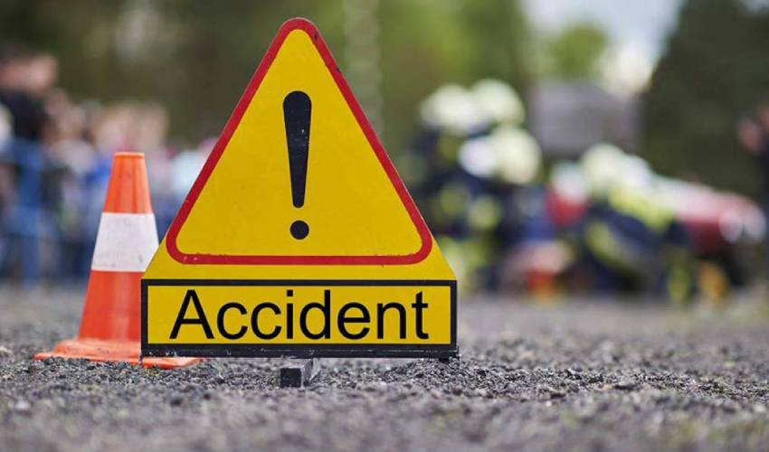 Warangal : కాజీపేట క్వారీలో టిప్పర్ బోల్తా.. ముగ్గురు మృతి Warangal : కాజీపేట క్వారీలో టిప్పర్ బోల్తా.. ముగ్గురు మృతి