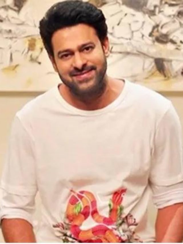 >ఏపీ వరద బాధితులకు ప్రభాస్ రూ.కోటి విరాళం
