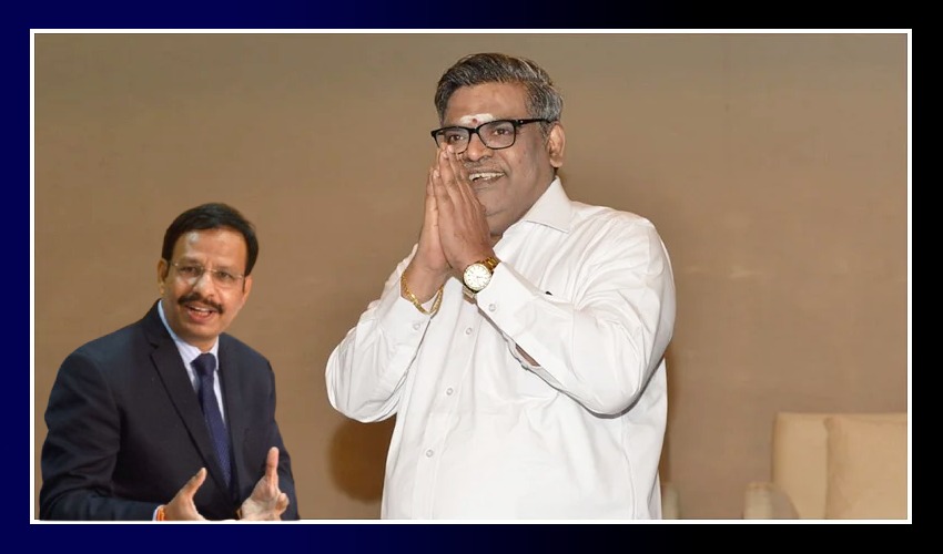 Sirivennela: పోలీసోళ్ల కోసం పాట రాశారు – సజ్జనార్ Sirivennela: పోలీసోళ్ల కోసం పాట రాశారు – సజ్జనార్