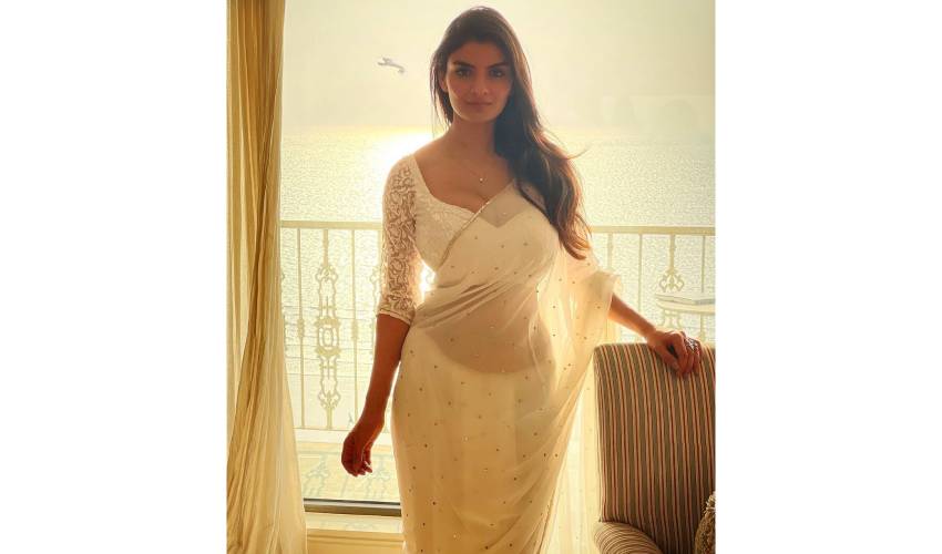 Anveshi Jain Instagram (14)