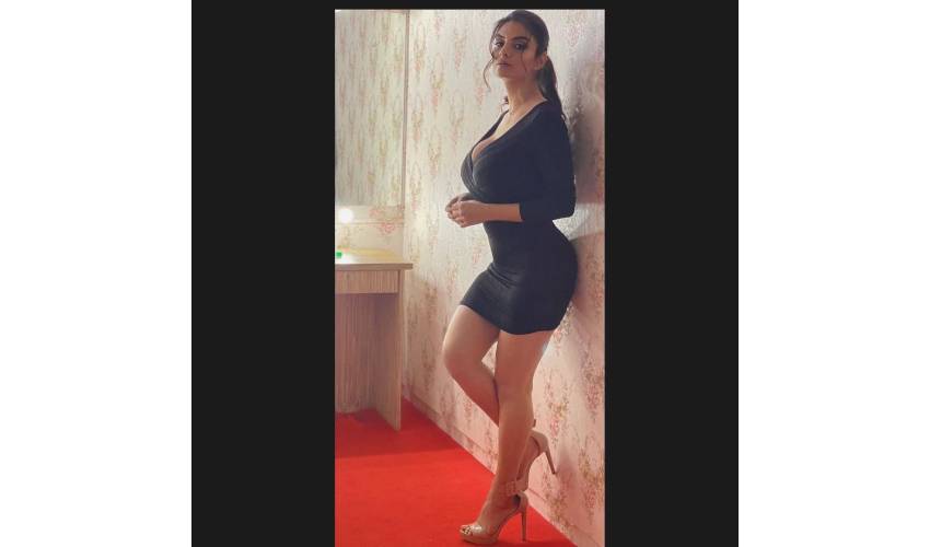 Anveshi Jain Instagram (7)