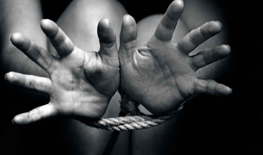 Kidnap Drama : తనను తానే కిడ్నాప్ చేసుకొని.. భార్య నుంచి లక్షలు డిమాండ్ Kidnap Drama : తనను తానే కిడ్నాప్ చేసుకొని.. భార్య నుంచి లక్షలు డిమాండ్
