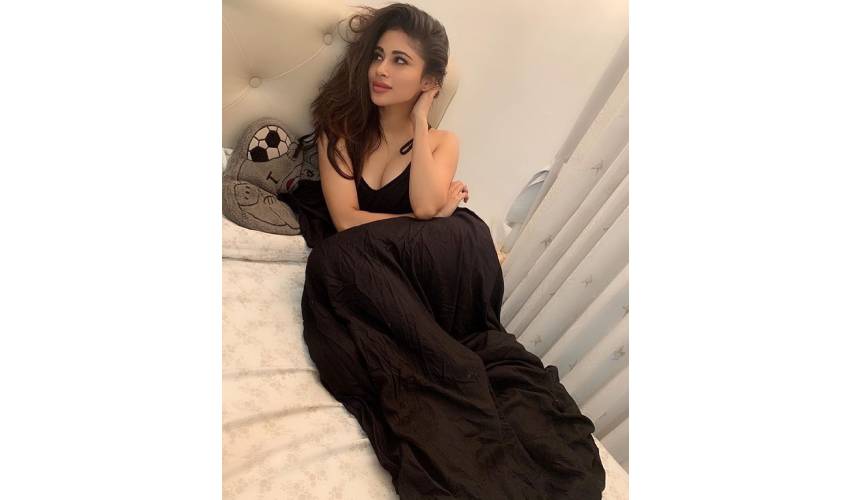 Mouni Roy (image Instagram) 5