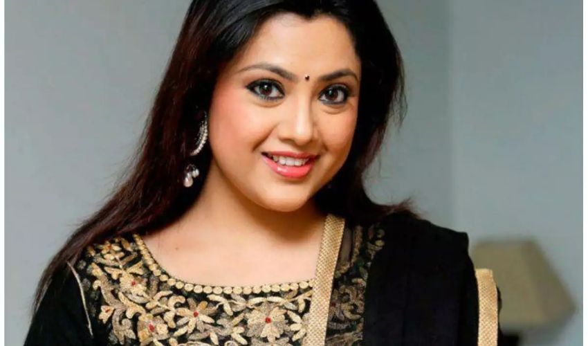 Meena : నటి మీనా ఫ్యామిలీ మొత్తానికి కరోనా.. Meena : నటి మీనా ఫ్యామిలీ మొత్తానికి కరోనా..