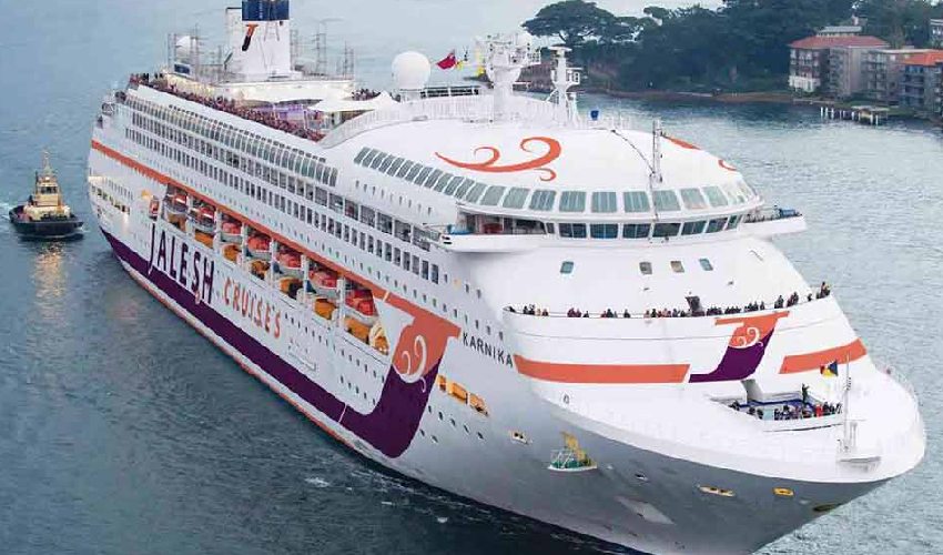 Corona in Cruise: క్రూయిజ్ షిప్ లో ఒకరికి కరోనా పాజిటివ్, ఓడ నిలిపివేత Corona in Cruise: క్రూయిజ్ షిప్ లో ఒకరికి కరోనా పాజిటివ్, ఓడ నిలిపివేత