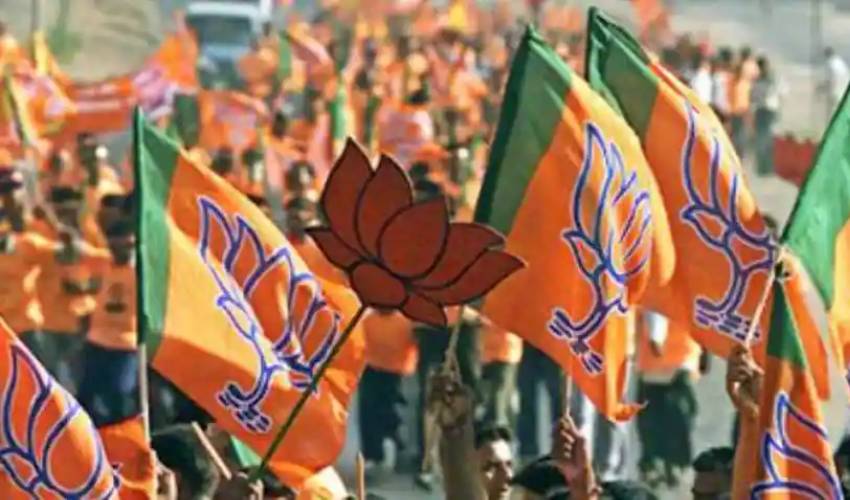 BJP Bheem Deeksha: తెలంగాణ మండల కేంద్రాల్లో బీజేపీ భీం దీక్ష BJP Bheem Deeksha: తెలంగాణ మండల కేంద్రాల్లో బీజేపీ భీం దీక్ష