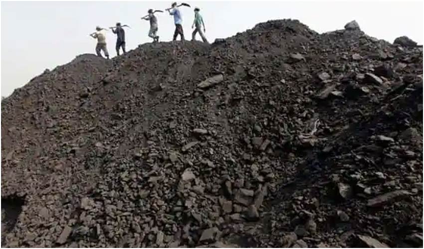 Coal Mine : జార్ఖండ్లో ఘోర ప్రమాదం.. అక్రమ గనిలో ఐదుగురు మృతి..! Coal Mine : జార్ఖండ్లో ఘోర ప్రమాదం.. అక్రమ గనిలో ఐదుగురు మృతి..!