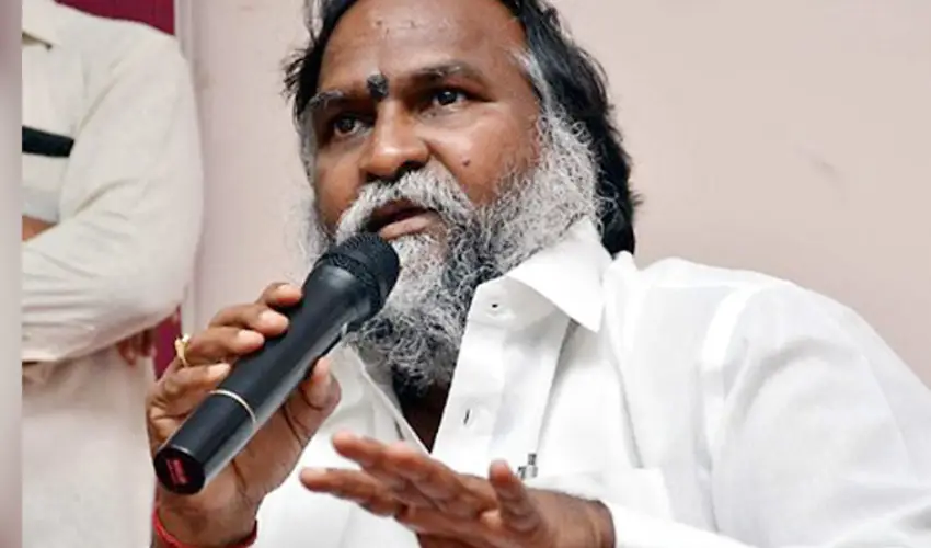 Jaggareddy Meets Senior Congress Leaders And Activists