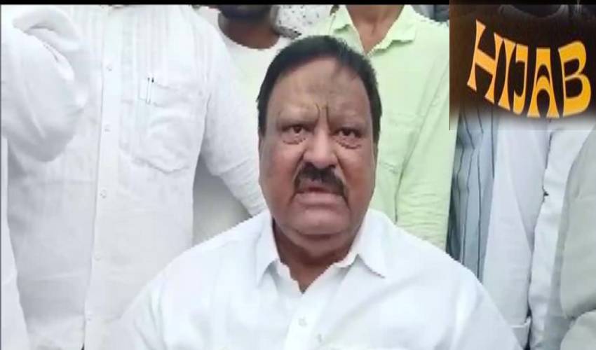 Hijab Row: ‘హిజాబ్ను వ్యతిరేకించే వాళ్లను ముక్కలు ముక్కలుగా నరికేస్తా’ Hijab Row: ‘హిజాబ్ను వ్యతిరేకించే వాళ్లను ముక్కలు ముక్కలుగా నరికేస్తా’