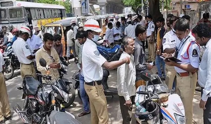 Traffic Lok Adalat : మార్చి 1 నుంచి వాహనాల పెండింగ్ చలానాల ఈ-లోక్ అదాలత్ Traffic Lok Adalat : మార్చి 1 నుంచి వాహనాల పెండింగ్ చలానాల ఈ-లోక్ అదాలత్