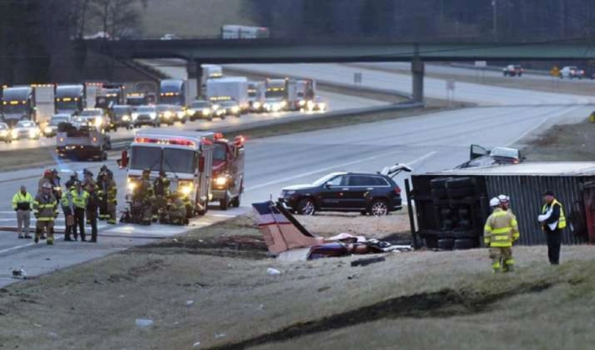 North Carolina Pilot Dead After Plane And Lorry Crash On I 85 In North Carolina